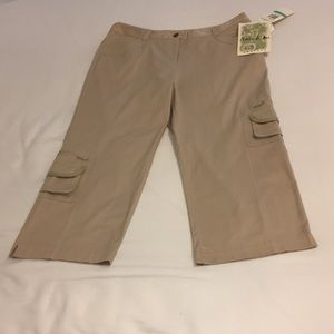 Natalie & Me-NWOT-Ladies Size 16 Light Beige Pants